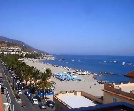 La Playa *